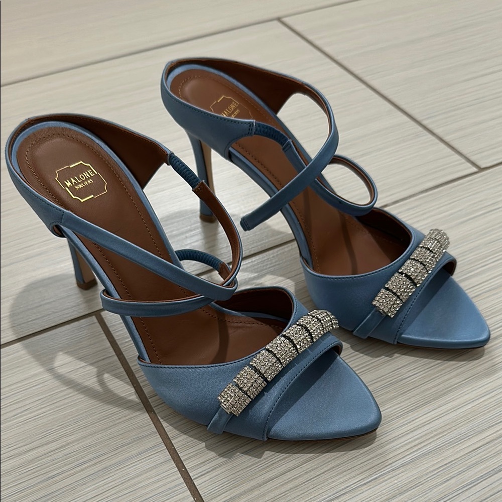 NIB- Malone Souliers satin rhinestone heels